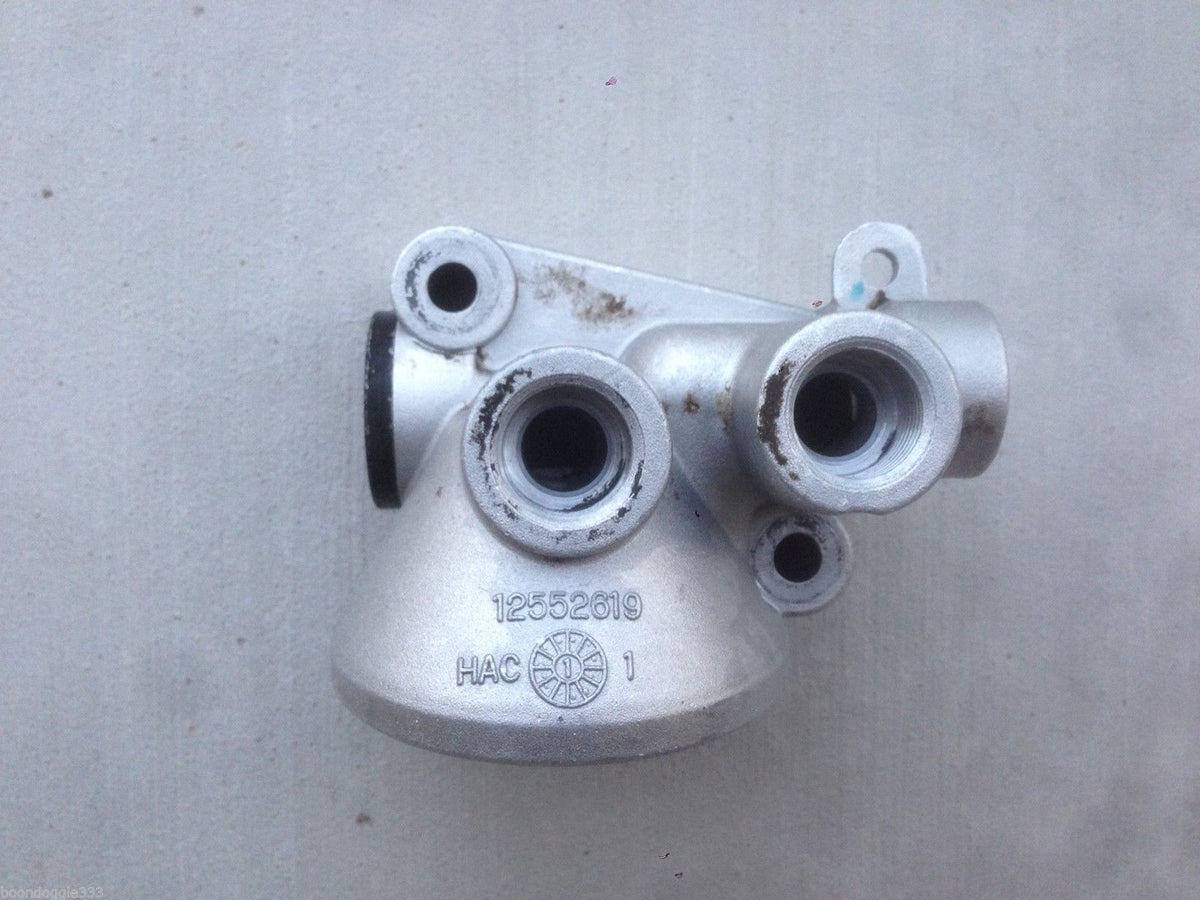 CADILLAC NORTHSTAR OIL FILTER ADAPTER WITH OIL COOLER OUTLETS 12552619 ...